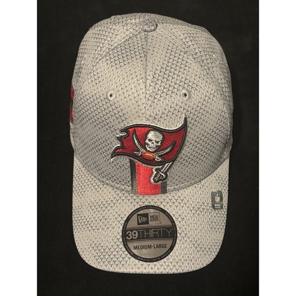 NFL New Era Tampa Bay Buccaneers 39THIRTY OSFM Flex Fitted Hat New With Tags - Picture 1 of 4